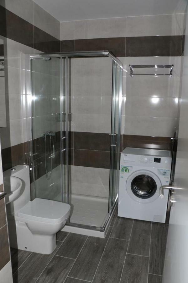 Apartamentos Credencial Sarria Bagian luar foto